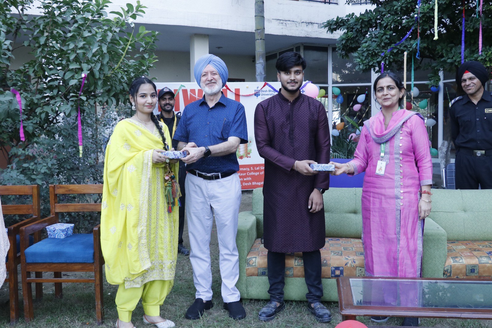 देशभगत विश्वविद्यालय ने "हरित दिवाली-पटाखों को ना कहें" रैली का आयोजन किया